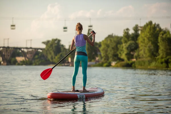 Young Athletic Woman Doing Fitness Board Oar Lake Concept Healthy — Zdjęcie stockowe