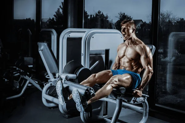 Leg Exercises Man Doing Leg Machine Gym Sexy Muscular Man — Stok fotoğraf