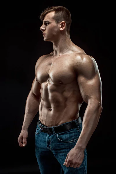 Jonge Bodybuilder Man Zwarte Achtergrond Mannelijke Romp Pierverlichting — Stockfoto