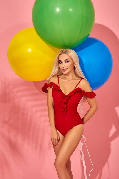 Stunning Blonde Female Model Amazing Body Standing Elegant Red Swimsuit Fotos De Stock Sin Royalties Gratis
