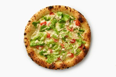 Lezzetli sezar salatalı pizza taze marul, vişneli domates ve kremalı sos eşsiz bir mutfak deneyimi yaratıyor.