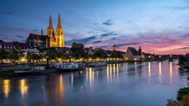 REgensburg in der blauen Stunde