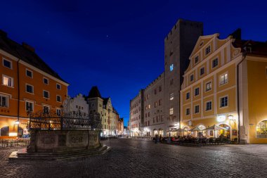 Eski Regensburg şehrinin tarihi meydanı