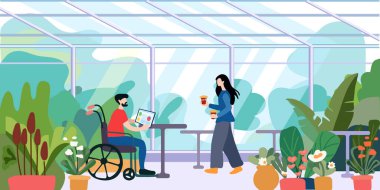 Kahve. - İnsanlar. Tekerlekli sandalyedeki engelli birinin işyeri. Kamu hayatına dahil olmak. Refah içinde yaşayan bir toplumun modern bir örneği. Şehri yeşillendiriyor