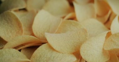 Patates cipsi - bira için popüler bir atıştırmalık..