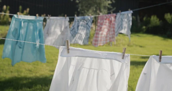 Wet Clothes Drying Backyard House — Stock Photo, Image
