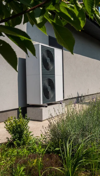 Externe Warmtepomp Tegen Muur Van Het Huis Moderne Technologieën Voor — Stockfoto