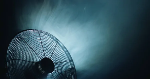 Fog Sucked Fan Blades Movement Air Currents Visible — Stock Photo, Image