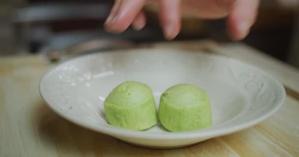 Garnering Hälls Dumplings Traditionell Ukrainsk Maträtt — Stockvideo