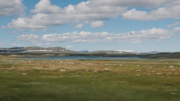 Kör Längs Platån Berömda Hardangervidda Norge Vackra Och Hårda Naturen — Stockvideo
