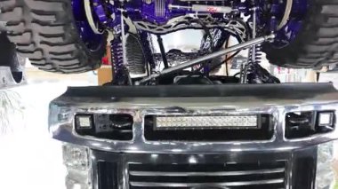 Kamyon Yatağında Büyük Kamyonet Ford Kaldırma Kiti Büyük Lastik Üssü