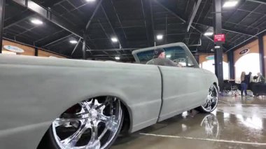 Gri Bilinmeyen Araba Özel Krom Dönüştürülebilir