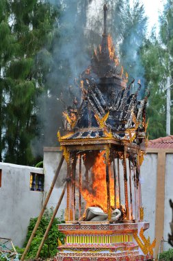 Kuzey Tayland 'daki ceset şatosu. Lanna Budist. Ceset için küçük bir şato inşaatında. .
