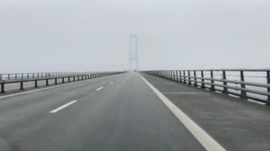 Malm, Skne, İsveç yakınlarındaki deniz köprüsü.