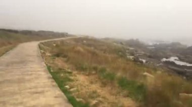 Okyanus kıyısındaki O Baixo Mio yolu, Galiçya, İspanya