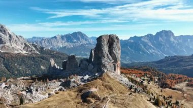 Dolomite sıradağları. Cortina dAmpezzo, Belluno.