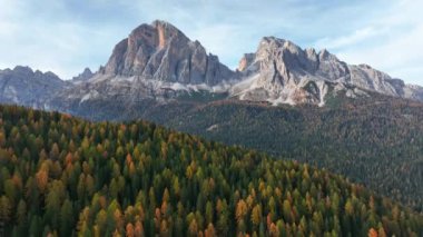 İtalyan Alpleri, Dolomiti. Dağ sırası.
