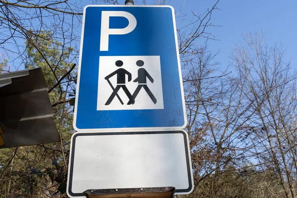 Blue Parking Sign Hiker Vehicles Park Space Text — Stock Photo, Image
