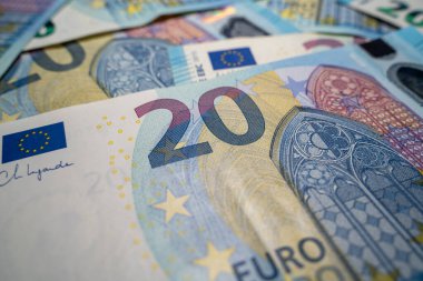 20 Euro 'luk banknotlarla nakit para geçmişi