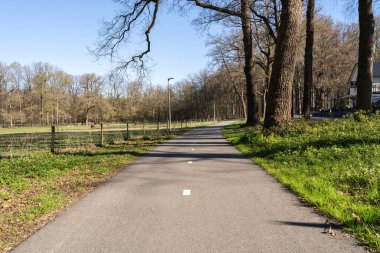 Manzarada bisiklet yolu 
