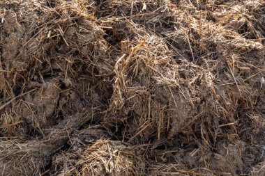 Gübre, gübre ve saman.