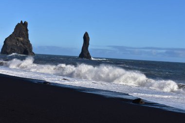 İzlanda Dağları 'ndan geçen Manzaralı Yol
