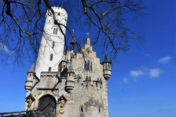 Lichtenstein Şatosu Almanya Peri Masalı Kalesi