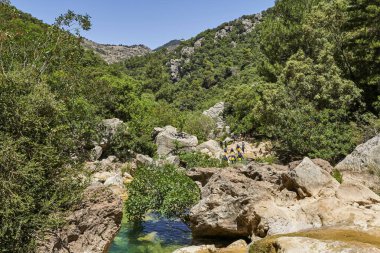 Sierra Cazorla, Segura y Las Villas Doğal Parkı 'ndaki Utrero Cerrada' da Canyoning. UNESCO tarafından biyosfer rezervi ilan edildi. Jaen, Endülüs, İspanya 'da yer almaktadır.