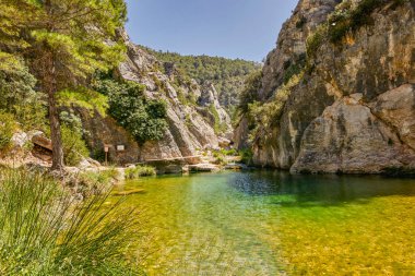 Matarrana Nehri 'nin sularının aktığı Parrizal de Beceite Boğazı. Teruel, Aragon, İspanya 'da