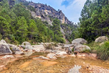Parrizal de Beceite, Los Puertos Doğal Parkı 'nın çevresinde, Matarrana Nehri' nin akarsularında yer alır. Beceite, Teruel, Aragon, İspanya.