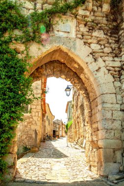 Portail de la Garde, Lacoste, Provence, Fransa 