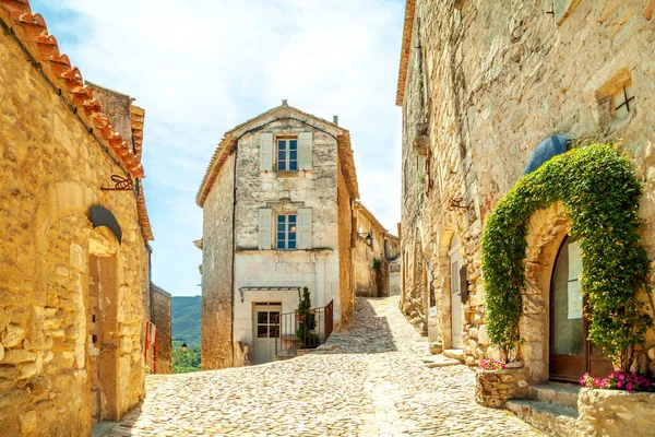 Stock image City hall of Lacoste, Provence, France 