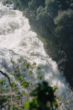 Ünlü Victoria Şelalesi, Zimbabwe ve Zambiya manzarası.