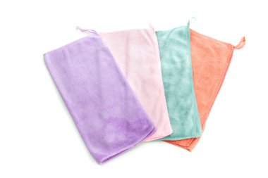 Yeni, mutfak, beyaz arka plan yakın çekim emici, renkli mikrofiber havlu