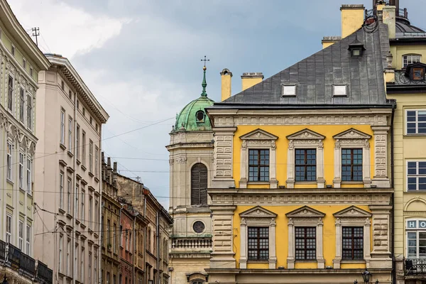 stock image View of the old houses of the city of Lviv on Rynok square. Ukraine