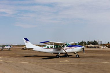 Aero Nazca hattında tur yapan bir uçak. Peru.