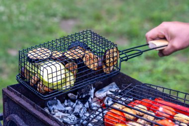 Sebzeli ızgara ve ızgara..