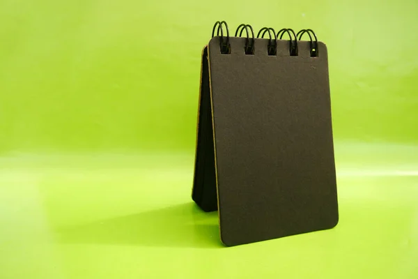 Mock Van Spriral Bureau Notebook Een Roze Achtergrond Spiraal Notitieblok — Stockfoto