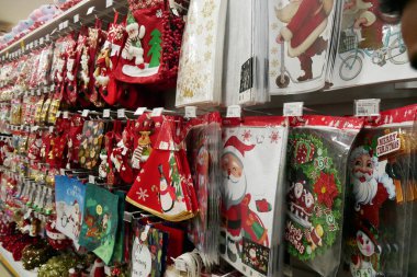 Güney Sumatera, Palembang 'ta bir alışveriş merkezinde Noel mağazası..