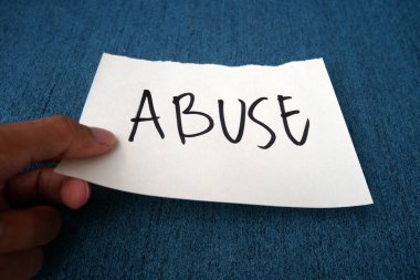 Mesajlı mesaj kartı. Kadınlara yönelik şiddeti durdurma kavramı, Uluslararası Kadınlar Günü