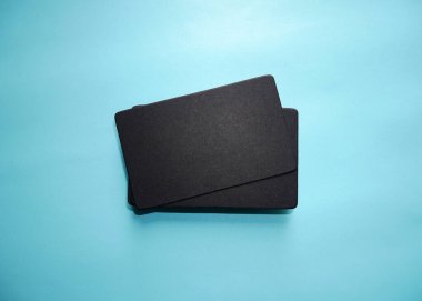 Bir renk arkaplanındaki kartvizit modeli