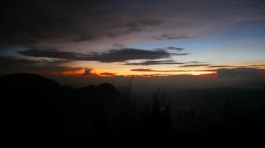 Bromo Dağı 'nın tepesinden Gün Doğumu Manzarası.