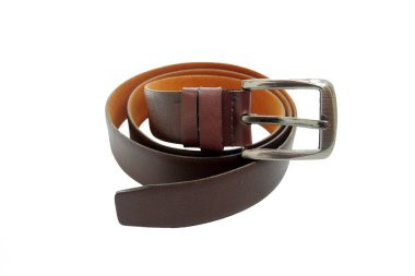 Beyaz arka plan üzerinde izole kahverengi kemer