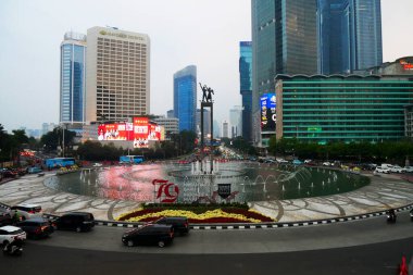 Jakarta, Endonezya, 24 Ekim 2024: Endonezya başkenti Jakarta 'daki Anıt veya Bundaran HI Anıtı