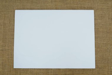 boş boş eski grunge kağıt sayfa pembe arkaplan üzerine yerleştirilir