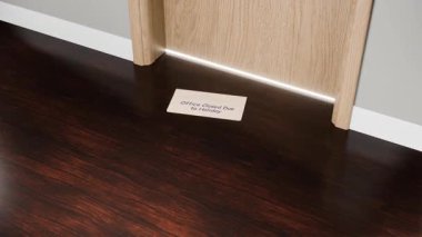 Kapının Altında Gelen Bir Mesajın 3B Canlandırması: 