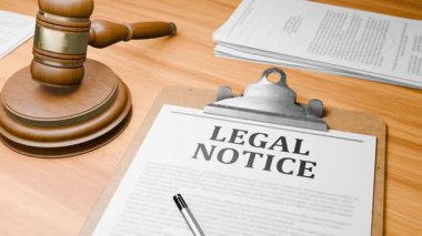 Tablodaki Tahta Döşeme Belgeleri 'nde Vurgulanmış Sözcük' Yasal Bildirim 'ile 3D Hazırlanmış Ahşap Avukat Masası. Yargıç Gavel 'in Tahta Kapı Vuruşu ve Mahkeme Mahkeme Salonu' nda Yasal Haber Verme Kararı.