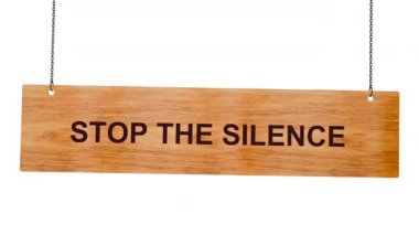 Beyaz arkaplanda izole edilmiş bir tahta bloktaki sakin mesajı durdur.