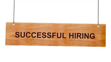 beyaz arkaplanda izole edilmiş ahşap çerçeve ile iş alma işareti