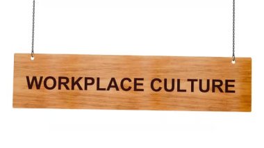 Beyaz bir yüzey üzerinde ahşap çerçeve ile metin